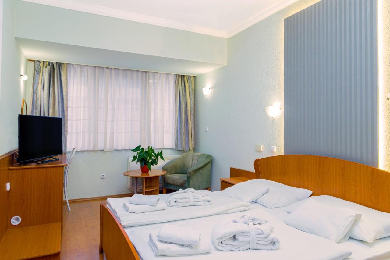 Aqua Blue Hotel Hajduszoboszlo Exterior photo